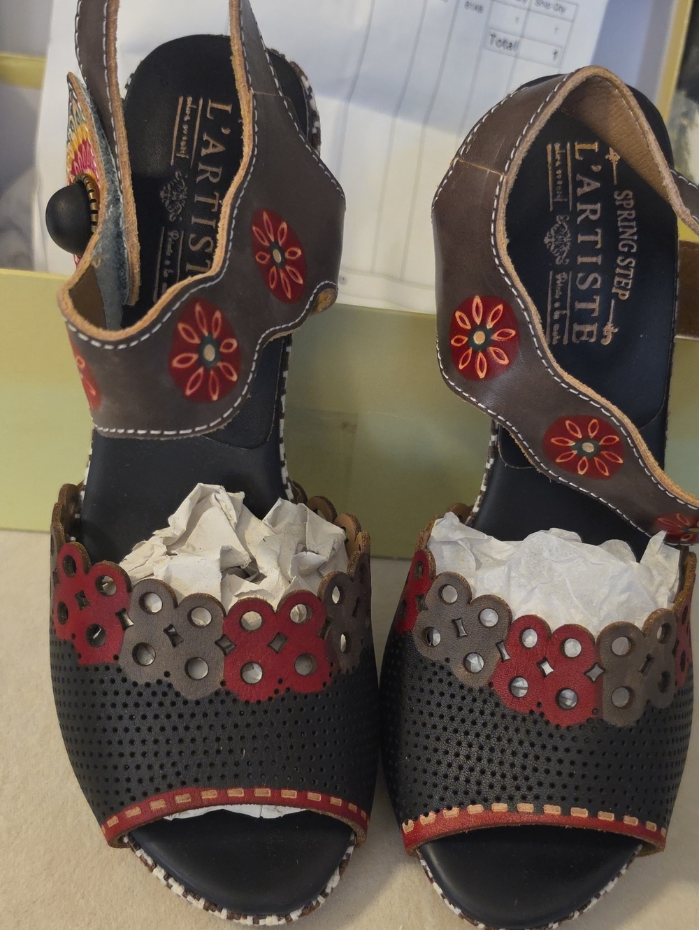L'ARTISTE  Black, Br. & Red Floral Cutout Sandals by Spring Step Sz40(9) NIB #3